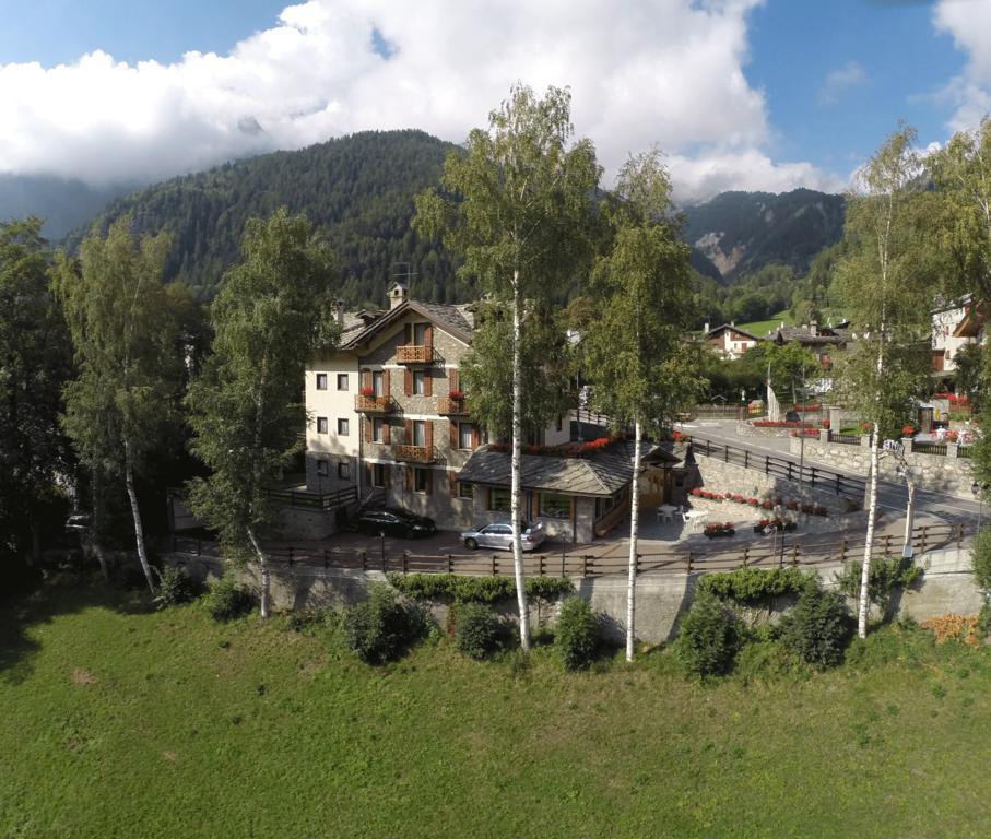 Hotel Stella Del Nord Courmayeur Esterno foto