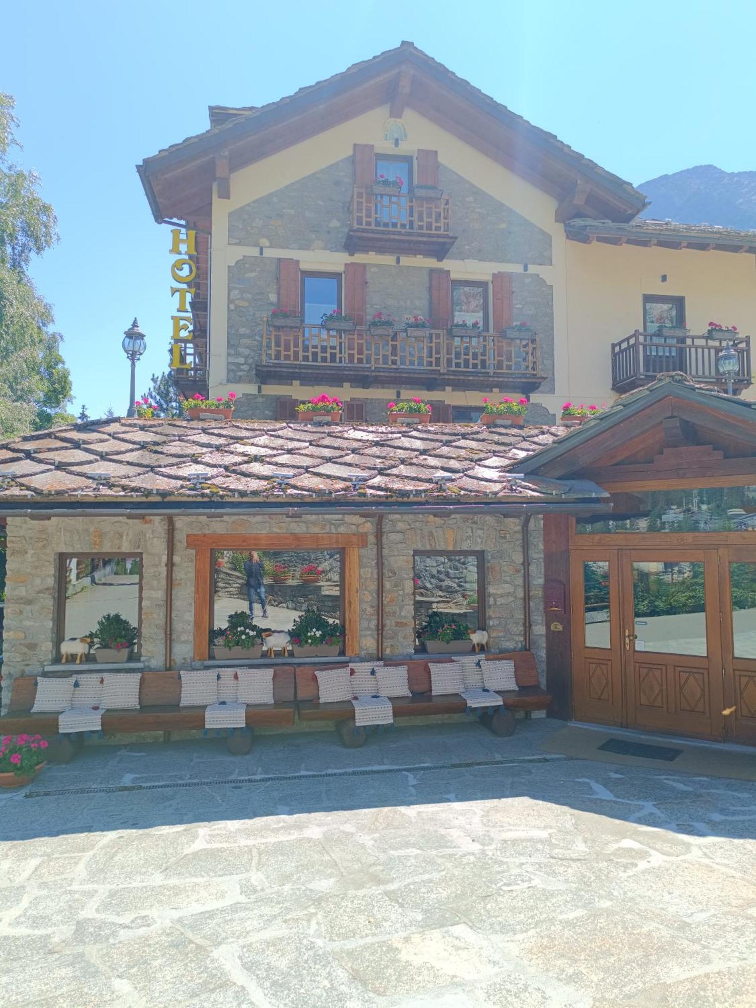 Hotel Stella Del Nord Courmayeur Esterno foto