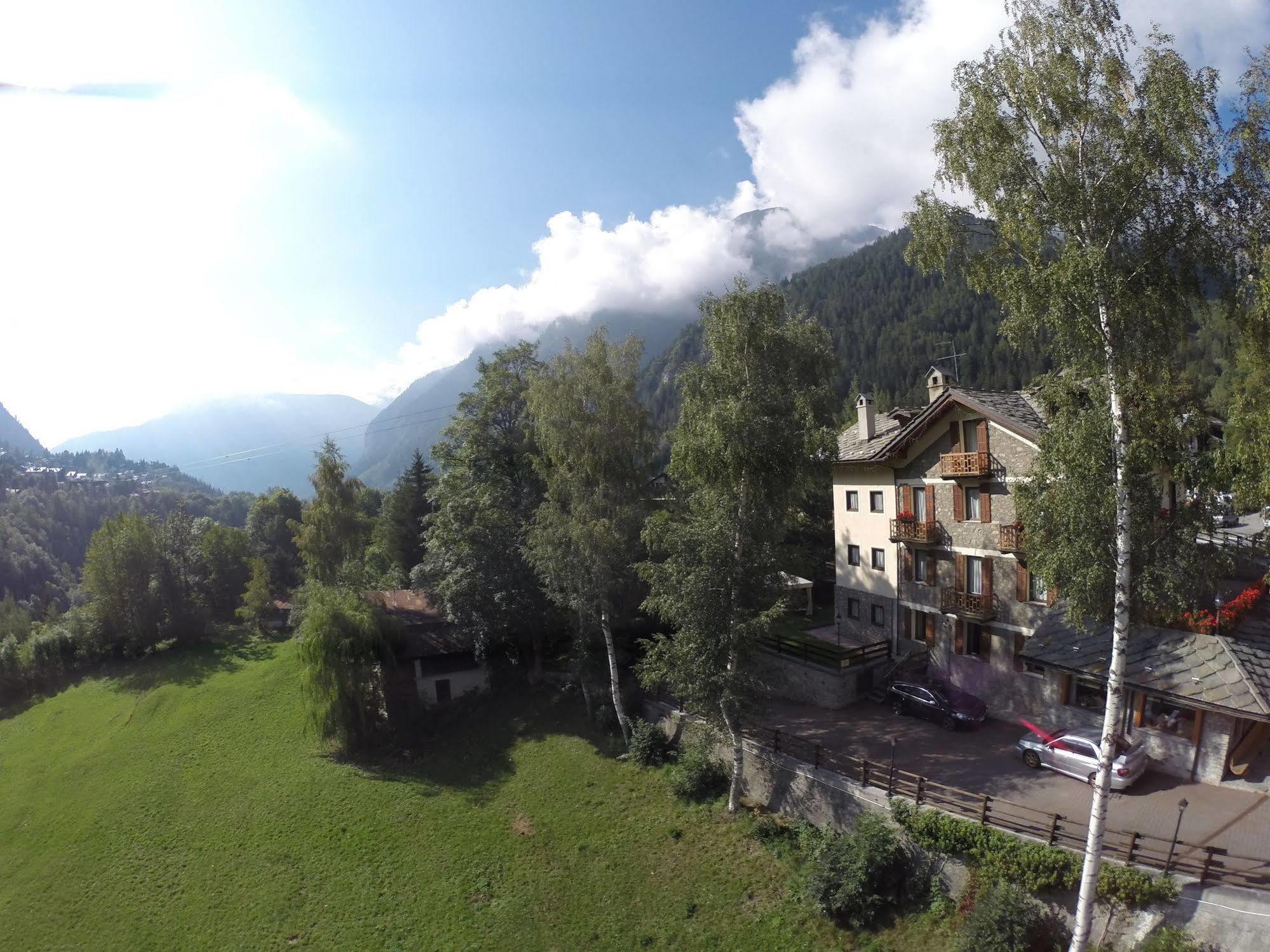 Hotel Stella Del Nord Courmayeur Esterno foto